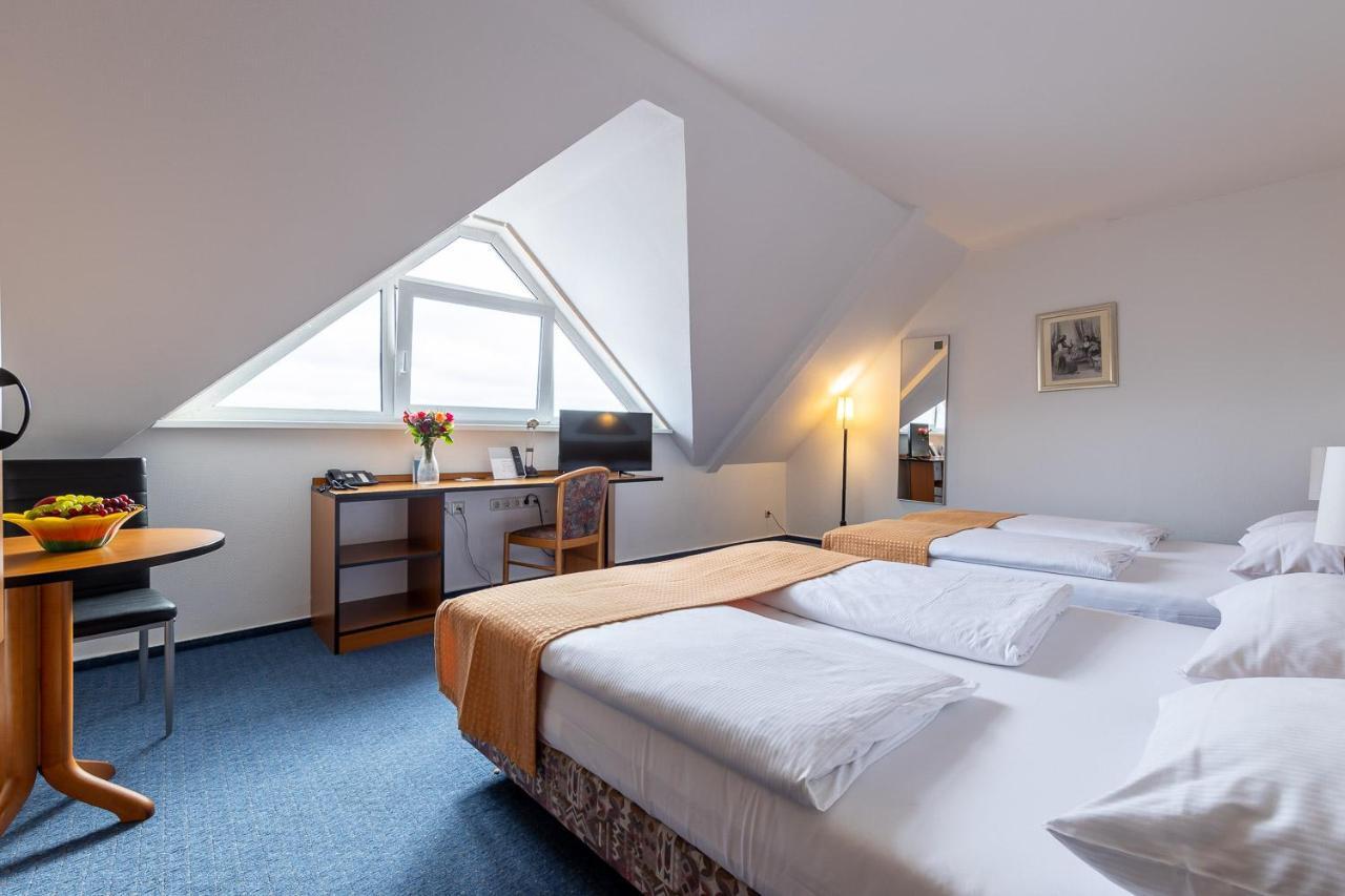 Trip Inn Kongresshotel Frankfurt-Родгау Экстерьер фото