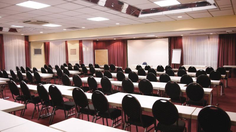 Trip Inn Kongresshotel Frankfurt-Родгау Экстерьер фото